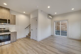 321 Martin Luther King Jr Way S in Seattle, WA - Building Photo - Building Photo