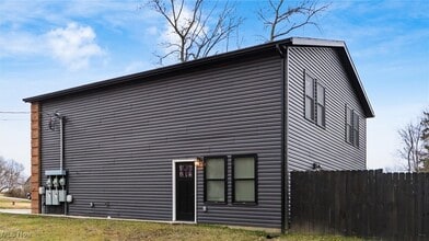 13134 Pine Rd NE in Thornville, OH - Building Photo - Building Photo