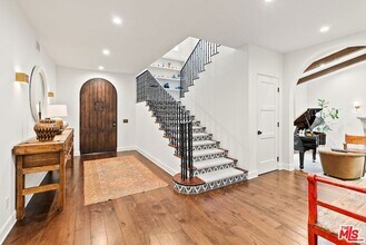 12234 Falkirk Ln in Los Angeles, CA - Building Photo - Building Photo