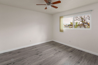 4317 Columbus St in Bakersfield, CA - Foto de edificio - Building Photo