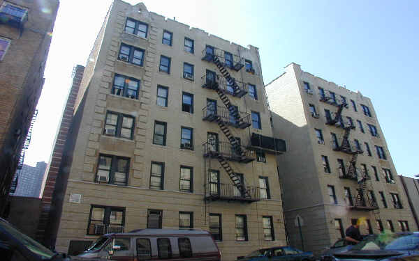 608-610 W 196th St in New York, NY - Building Photo - Building Photo