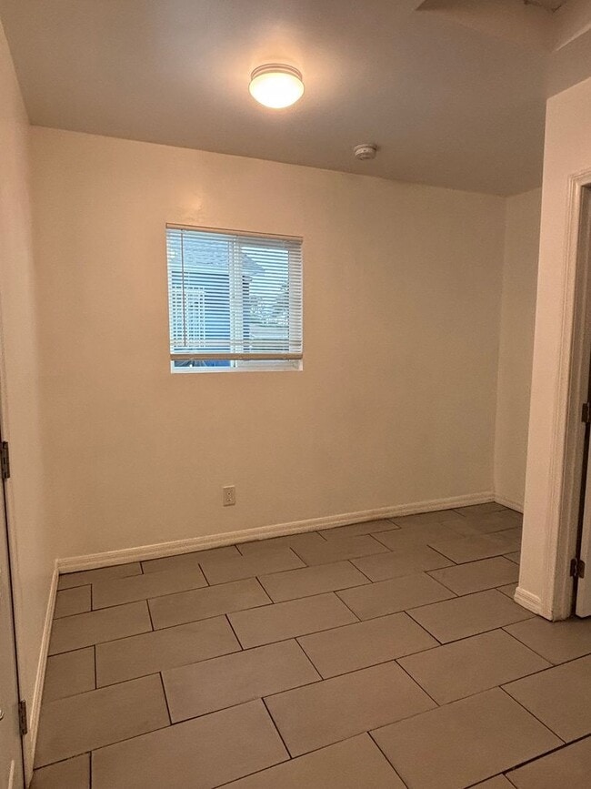 4950 1/2 E San Juan St in Compton, CA - Building Photo - Building Photo