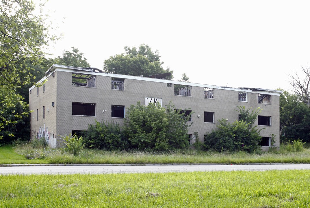 Andover Manor in Detroit, MI - Building Photo