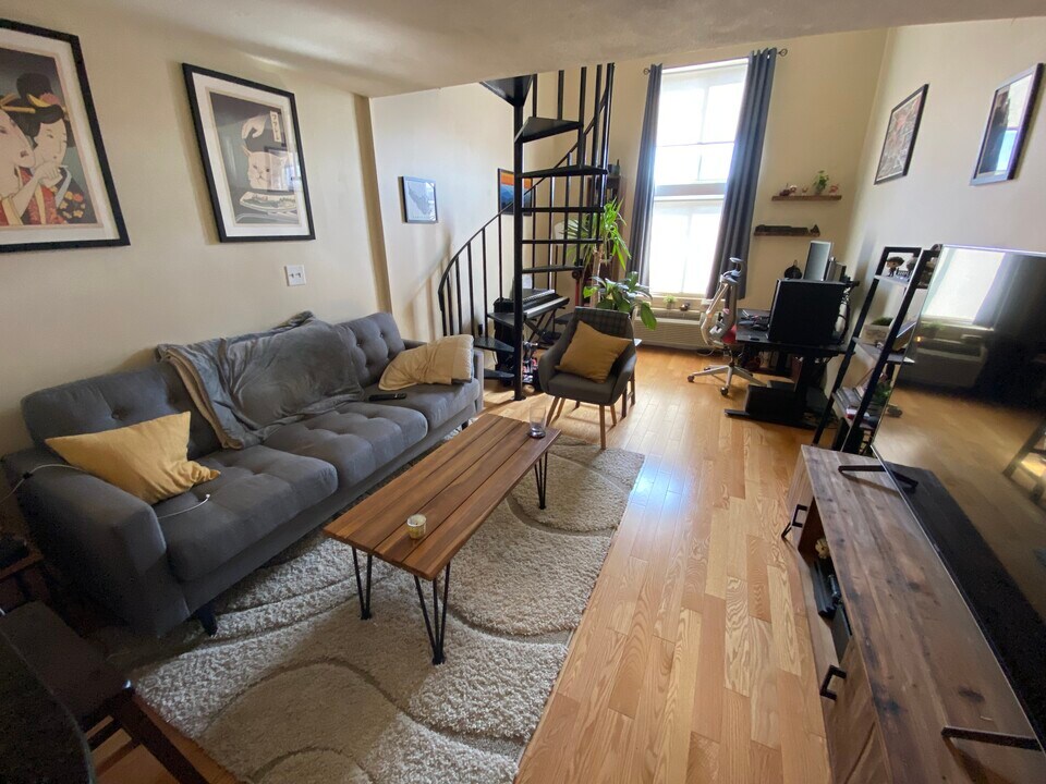 377 Dorchester St, Unit 2 in Boston, MA - Building Photo