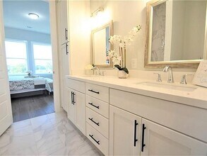 4507 E Martin Luther King Jr Blvd in Austin, TX - Building Photo - Building Photo