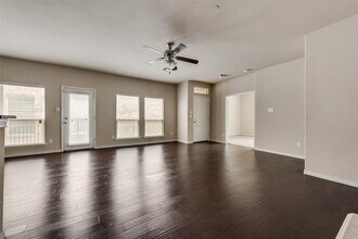 4133 Comanche Dr in Carrollton, TX - Foto de edificio - Building Photo