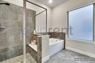 12790 Royal Oaks Ln in Farmers Branch, TX - Building Photo - Building Photo