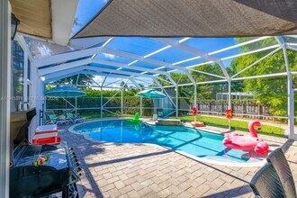 312 N Luna Ct in Hollywood, FL - Building Photo - Building Photo