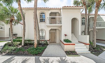 225 Cypress Point Drive, Unit PGA National Condo in Palm Beach Gardens, FL - Foto de edificio - Building Photo