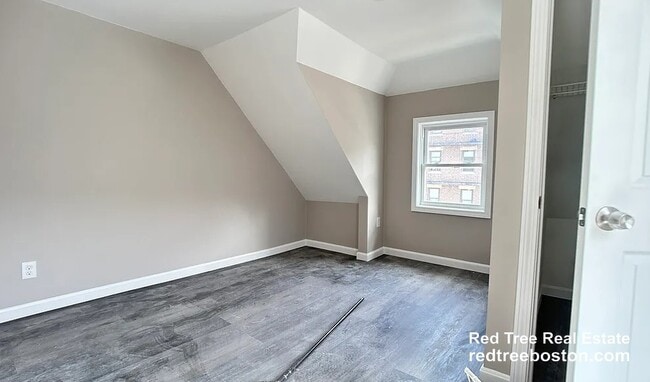 16 Long Ave, Unit 3 in Boston, MA - Building Photo - Building Photo