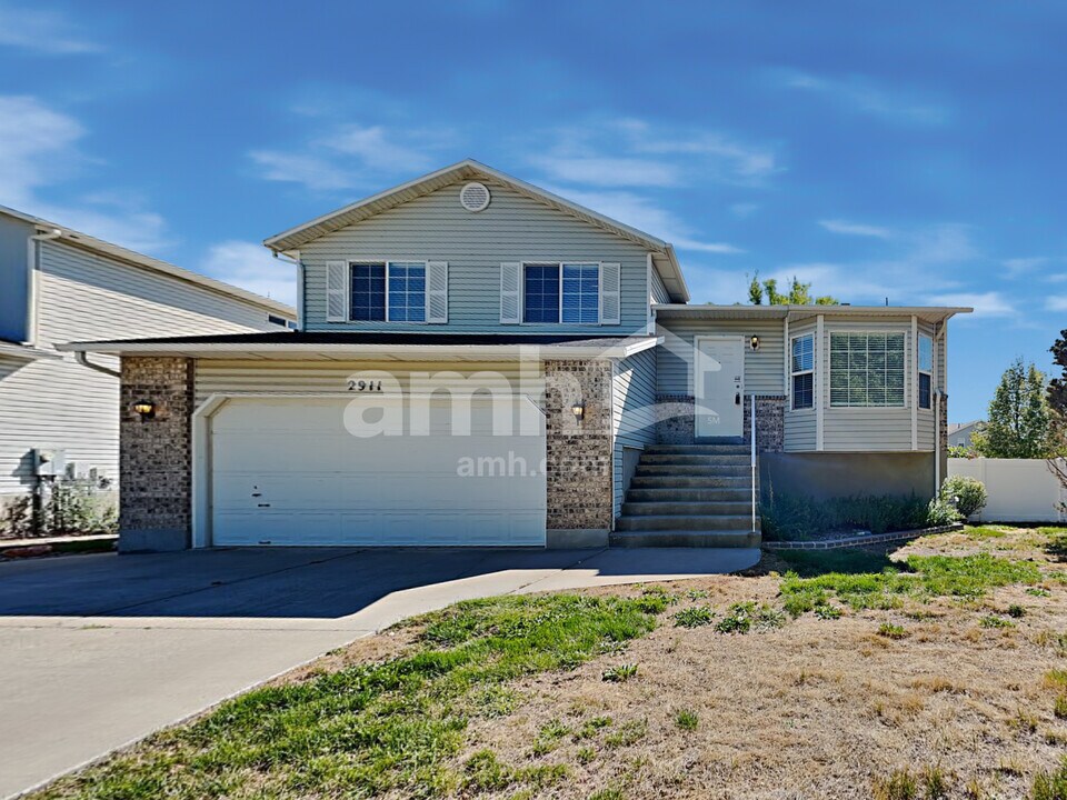2911 W 2175 S in Syracuse, UT - Building Photo