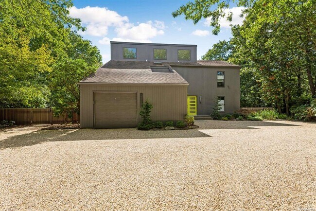 1 Deer Path in Quogue, NY - Foto de edificio - Building Photo