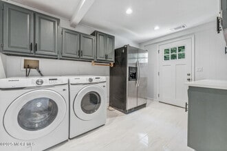 94 Monmouth Rd in Ocean Township, NJ - Building Photo - Building Photo