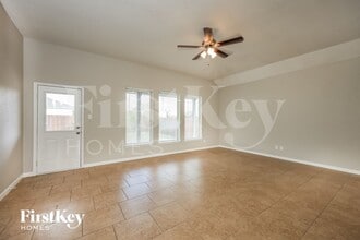 8909 Palmetto Pk in Converse, TX - Building Photo - Building Photo