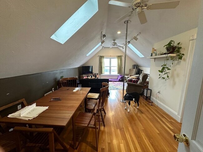 207 Boston Ave, Unit A in Medford, MA - Building Photo - Building Photo