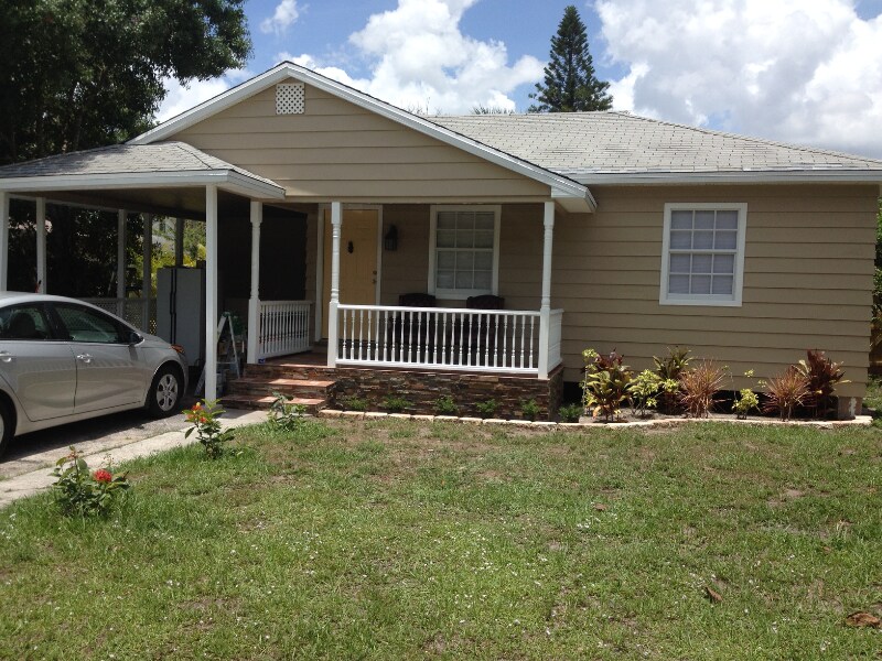 2163 Jeffcott St in Ft. Myers, FL - Building Photo