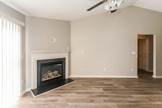 3015 Mallard Forest Dr in Charlotte, NC - Foto de edificio - Building Photo