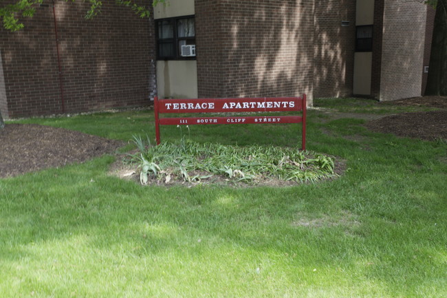 Terrace Apartments in Butler, PA - Foto de edificio - Building Photo