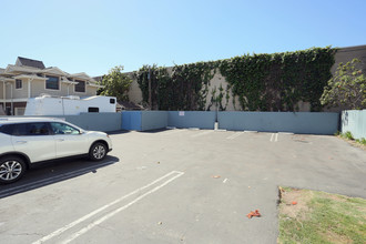 1132 W 18th St in Los Angeles, CA - Building Photo - Building Photo