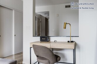 12035 Wilshire Blvd in Los Angeles, CA - Building Photo - Building Photo