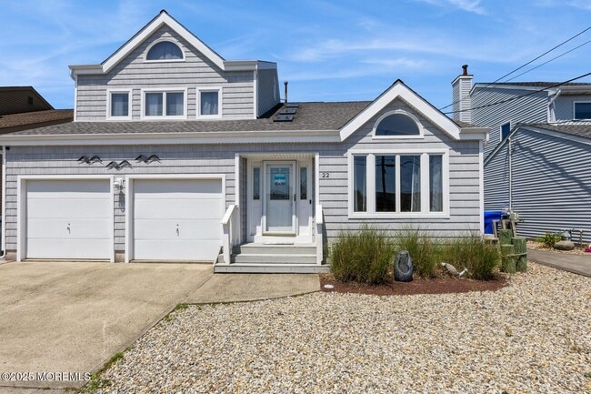 property at 22 Longpoint Dr