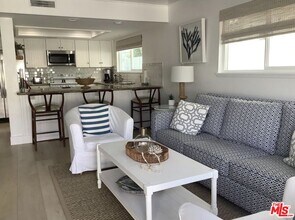 219 13th St in Huntington Beach, CA - Building Photo - Building Photo