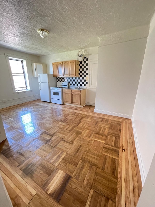 4120 Carpenter Ave in Bronx, NY - Building Photo - Building Photo