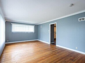 2965 N 68th St, Unit Lower in Milwaukee, WI - Building Photo - Building Photo