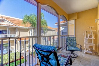 21032 Sunpoint Way-Unit -201 in Lutz, FL - Foto de edificio - Building Photo