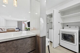 1750 W 46th St in Hialeah, FL - Building Photo - Building Photo