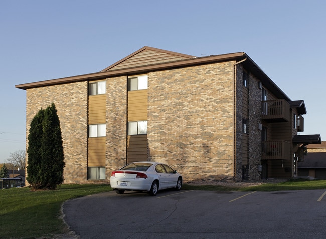 1361 13th Street Cir in Sauk Rapids, MN - Foto de edificio - Building Photo