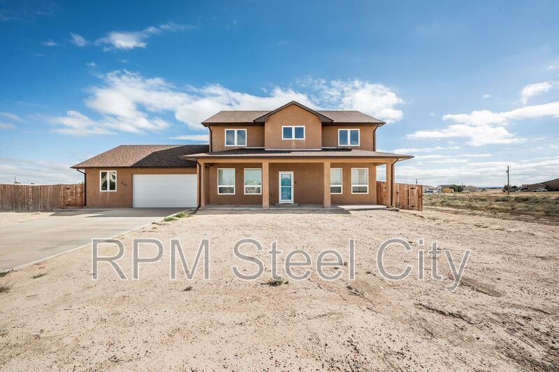 868 E Sandusky Dr in Pueblo West, CO - Building Photo