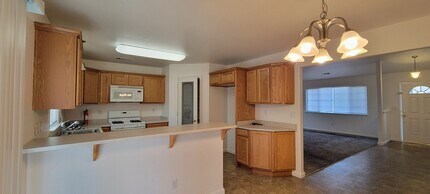 3419 Oak St in Anderson, CA - Building Photo - Building Photo