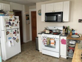 275 Putnam Ave, Unit 3 in Cambridge, MA - Building Photo