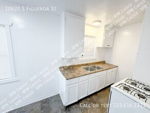 10620 S Figueroa St in Los Angeles, CA - Foto de edificio - Building Photo