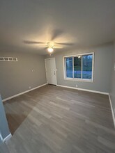 975 Darling St in Flint, MI - Building Photo - Building Photo