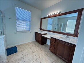 5553 Fairmeade Way in Las Vegas, NV - Building Photo - Building Photo