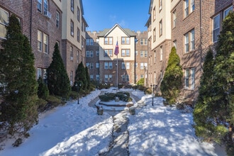 English Manor Apartments in Philadelphia, PA - Building Photo - Building Photo