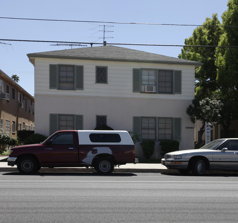 1910 W Verdugo Ave in Burbank, CA - Foto de edificio