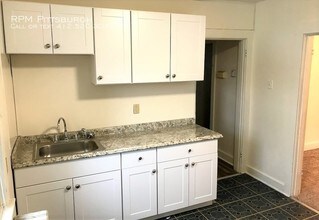 306 Alice St-Unit -Apt. 1 in Pittsburgh, PA - Building Photo - Building Photo