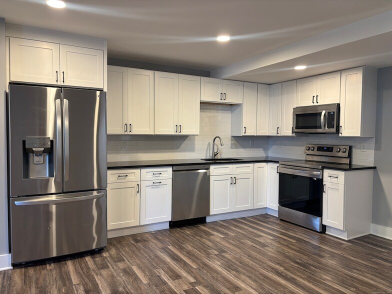 303 Norwich-New London Turnpike in Montville, CT - Foto de edificio