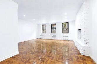250 W 15th St in New York, NY - Building Photo - Building Photo