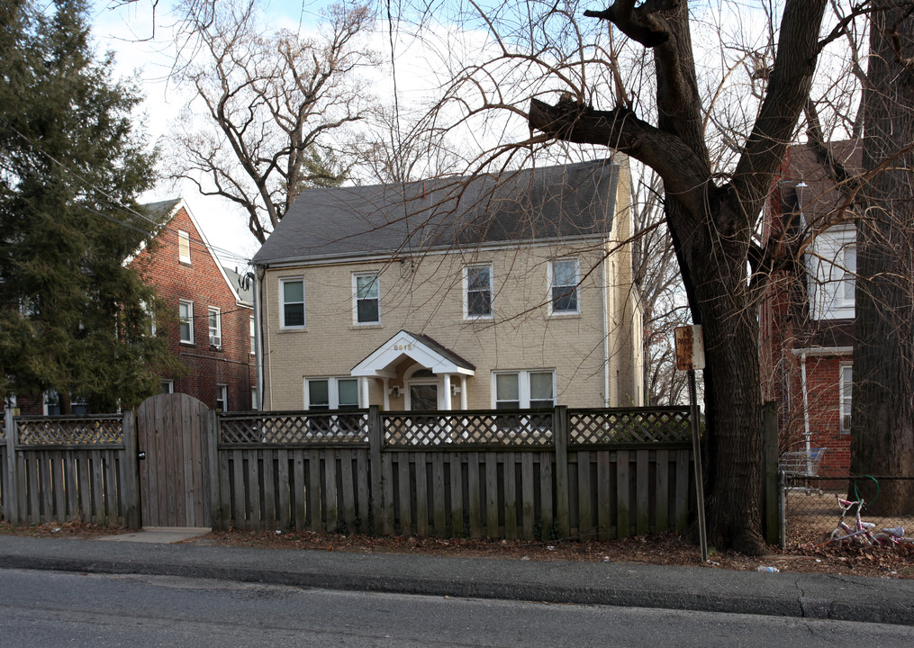 8615 Flower Ave in Takoma Park, MD - Building Photo