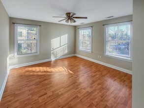 826 E Anderson St, Unit CHARMING VICTORIAN HOME in Savannah, GA - Foto de edificio - Building Photo