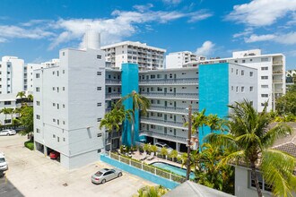 Lincoln Plaza in Miami Beach, FL - Building Photo - Building Photo