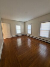 117 Centre St, Unit 2 in Rumford, RI - Building Photo - Building Photo