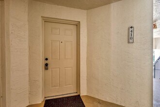 400 Crestwood Ct N in Royal Palm Beach, FL - Building Photo - Building Photo