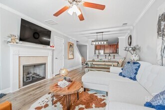 10 Winter Lake Cir in Savannah, GA - Building Photo - Building Photo