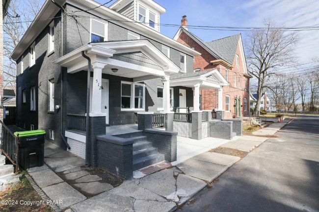 510 Brown St in Stroudsburg, PA - Foto de edificio - Building Photo