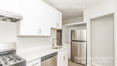 2716 W Rosemont Ave in Chicago, IL - Building Photo - Building Photo